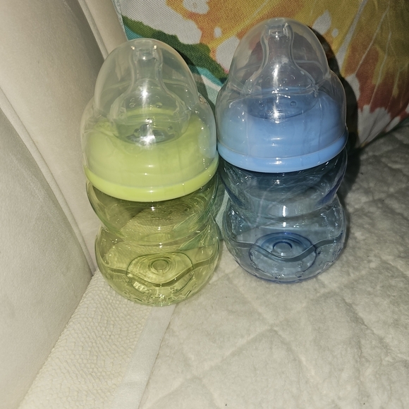 Nuby Other - Baby Feeding Bottle Set - Green and Blue 8oz Wide Neck Bottles